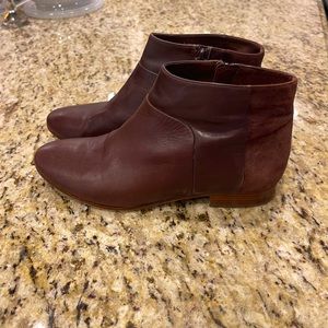 Cole Hahn Ladies Leather and Suede Booties Short wooden heel. Size 8